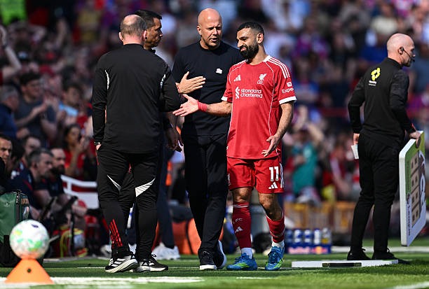 تقرير يحدد مدة غياب صلاح وموقفه من المشاركة مع ليفربول 